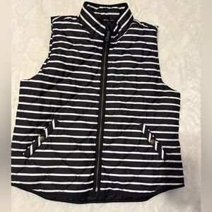 GAP Black Quilted Vest sze XL